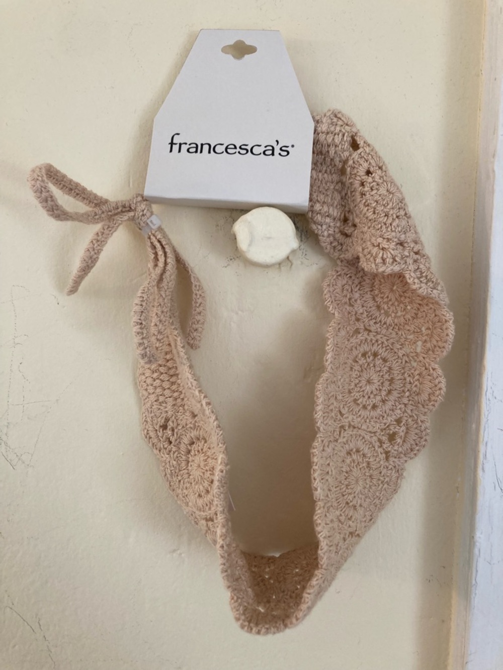 Francesca's Collections crochet tie headband with scalloped motifs
